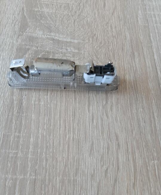Lampka oświetlenia tyłu kabiny tylnej kanapy opel astra g