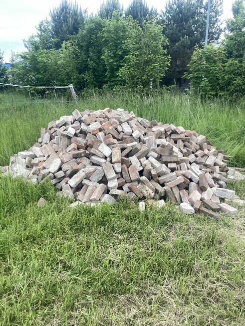 Cegła rozbiórkowa 24 cm x 12 cm x 6 cm 0,99 pln sztuka.