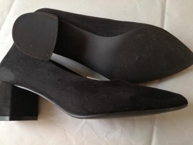 nowe, zamszowe buty, czarne, 39