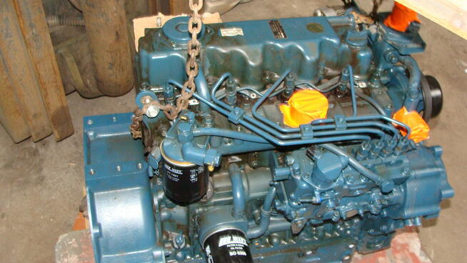 silnik KUBOTA V 3300