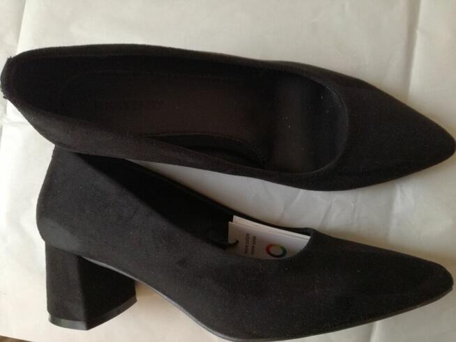 nowe, zamszowe buty, czarne, 39