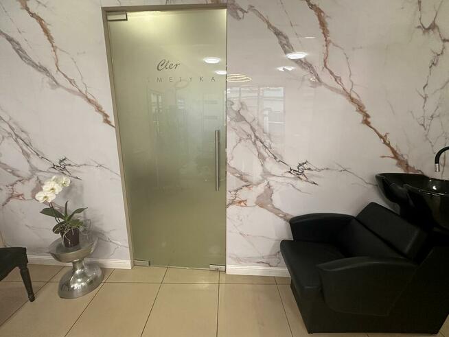 Wynajmę lokal - usługi fryzjerskie / stylizacja paznokci