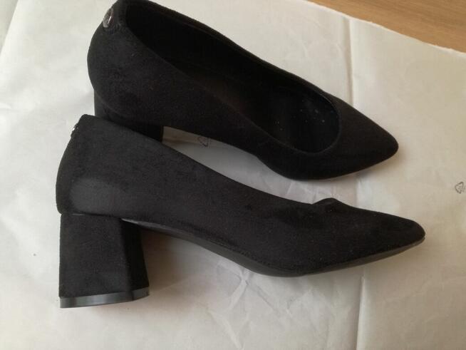 nowe, zamszowe buty, czarne, 39