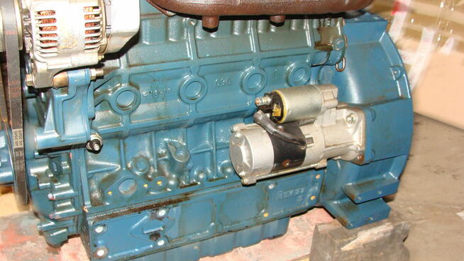 silnik KUBOTA V 3300