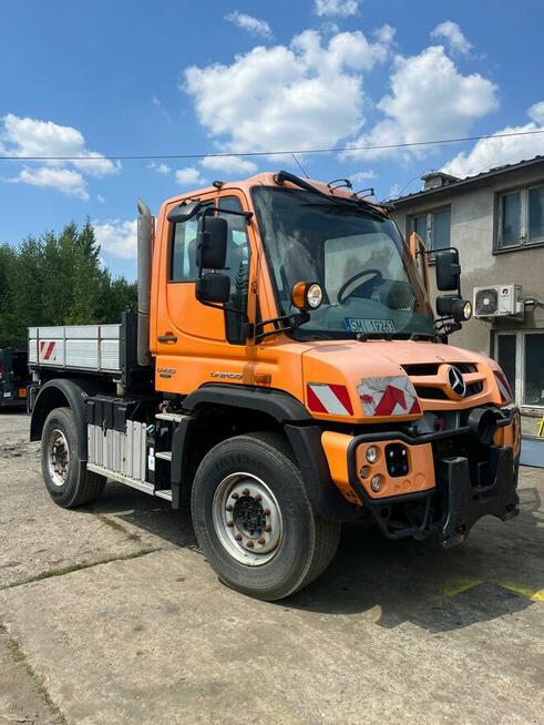Mercedes Unimog U423 pojazd komunalny