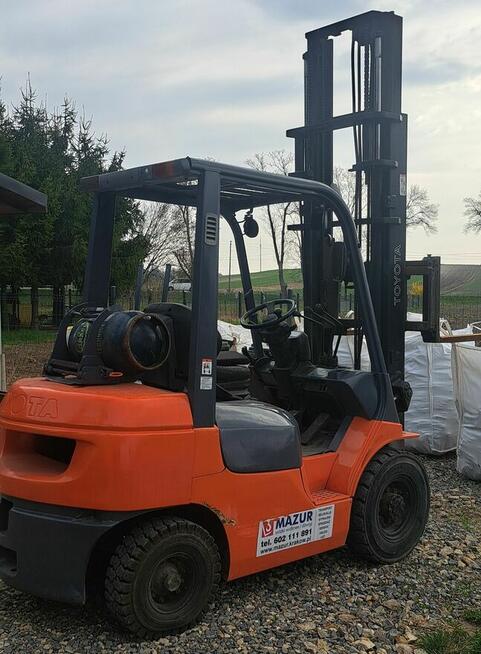 Wózek widłowy Toyota 7FGF25