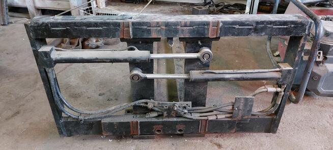 Pozycjoner Cascade do wózka widłowego, z widłami