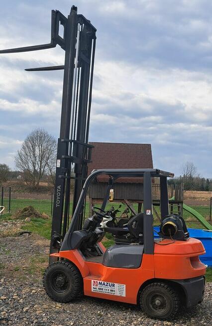 Wózek widłowy Toyota 7FGF25