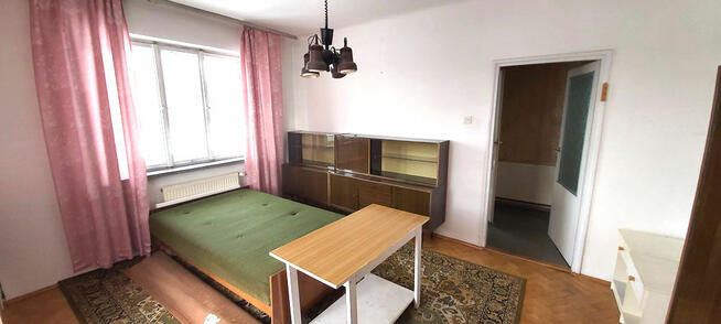 Wolnostojący dom z dużym potencjałem.