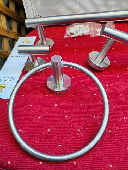 Wieszak Srebrny na ręczniki papier toaletowy stal nierdzewna