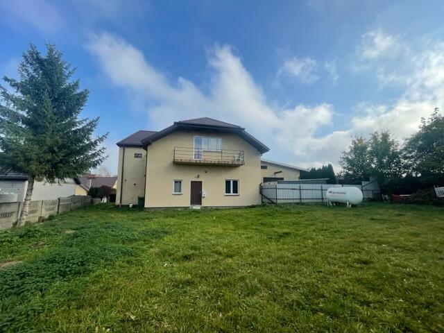 Duży dom Pułtusk centrum dla rodziny biznesu