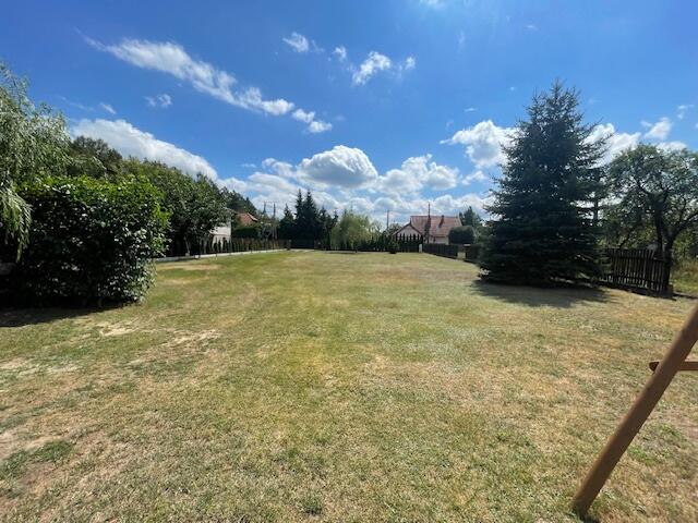 Dom z halą na dużej działce budowlano-usługowej