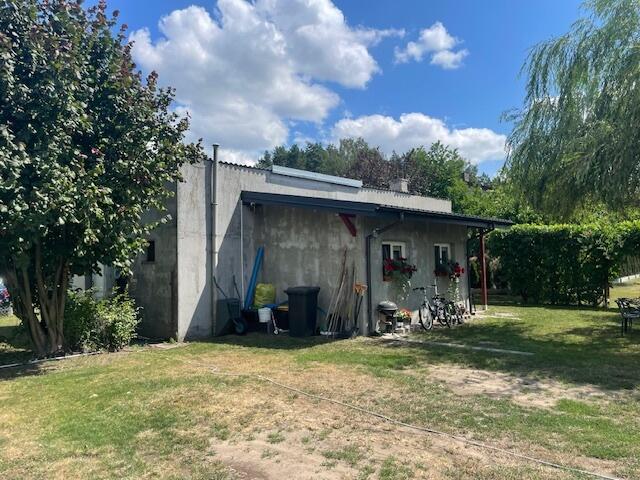 Dom z halą na dużej działce budowlano-usługowej