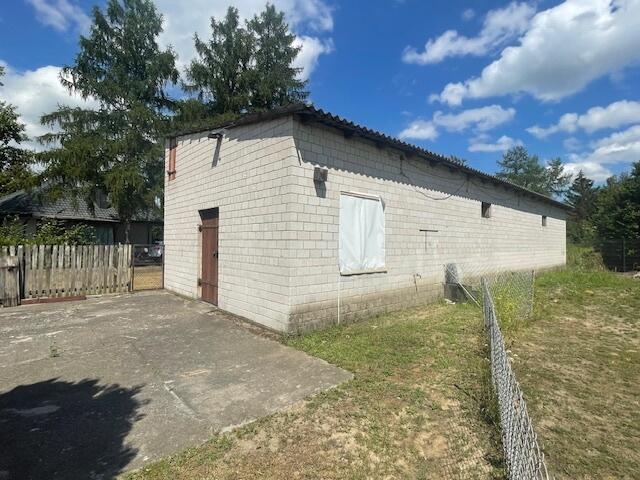 Dom z halą na dużej działce budowlano-usługowej