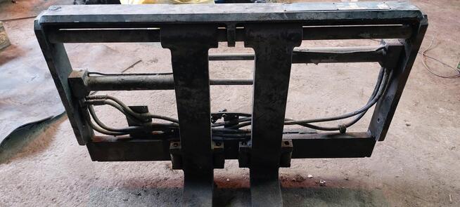 Pozycjoner Cascade do wózka widłowego, z widłami