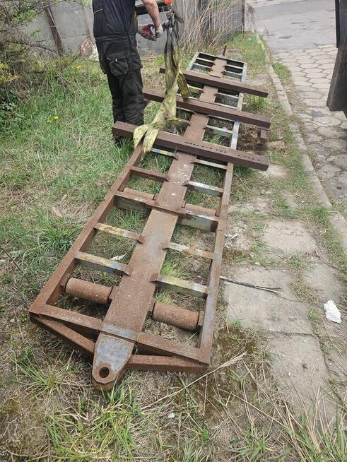 Rama transportowa na rolkach