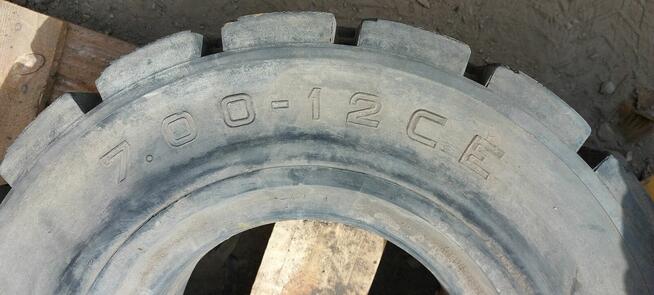 Używane, pełne opony do wózka widłowego Zebra 7.00-12