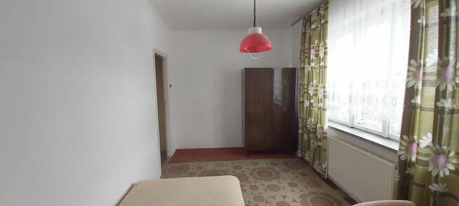 Wolnostojący dom z dużym potencjałem.