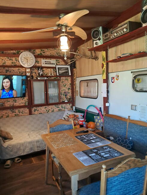 Extra lokalizacja - przyczepa z przybudówką