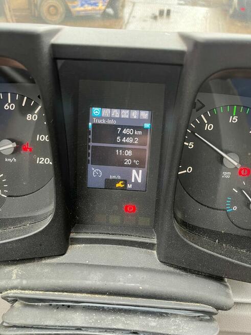 Mercedes Unimog U423 pojazd komunalny