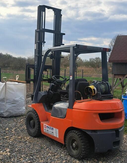 Wózek widłowy Toyota 7FGF25