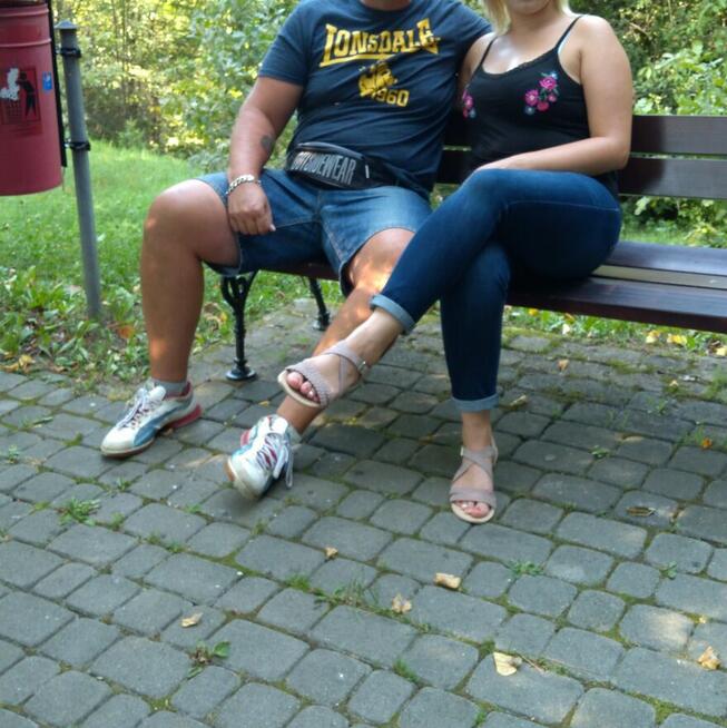 Para pozna.