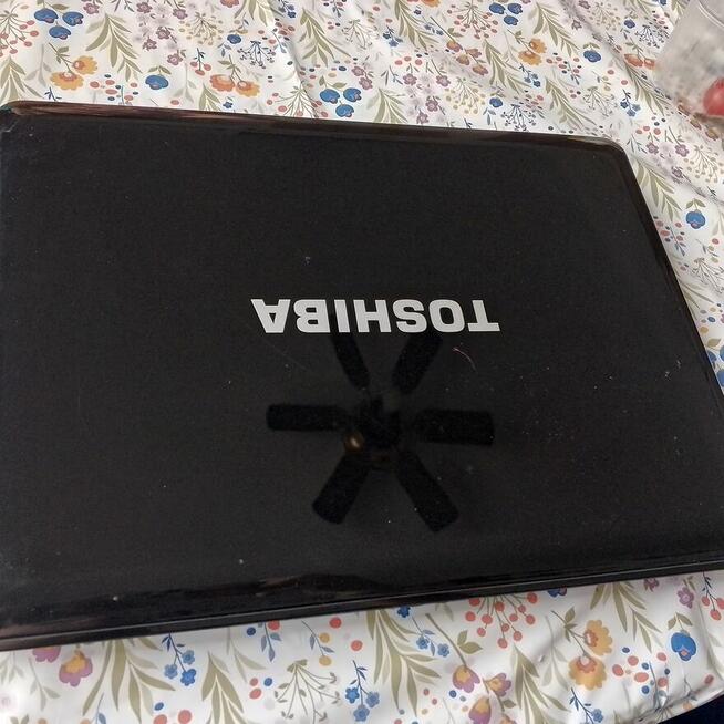 Sprzedam laptopa Toshiba