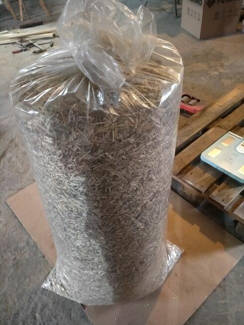 Paździeż konopny suchy na budowę domów , lub ściółkę