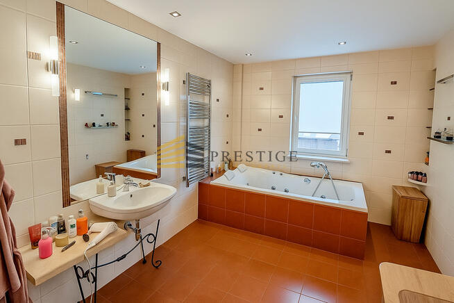 Dwupoziomowy apartament-2 tarasy!