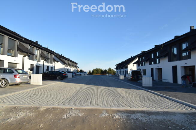 Dom deweloperski - 4-5 pokoi pompa ciepła i panele