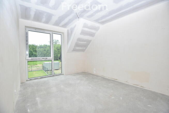 Dom deweloperski - 4-5 pokoi pompa ciepła i panele