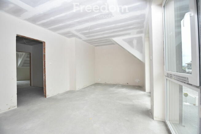 Dom deweloperski - 4-5 pokoi pompa ciepła i panele