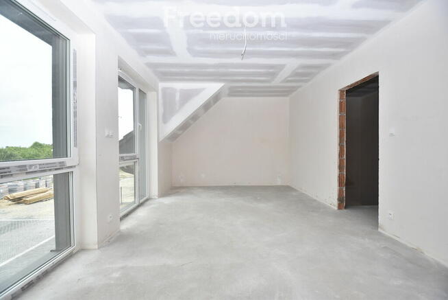 Dom deweloperski - 4-5 pokoi pompa ciepła i panele