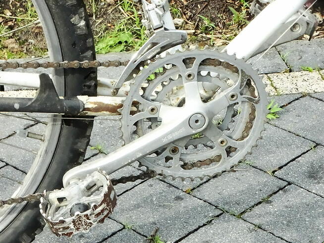 Rower typu ,,góral,, z ramą 24 i koła 26