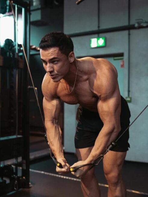 Adrian Marchewczyński - Trener Personalny i Dietetyk