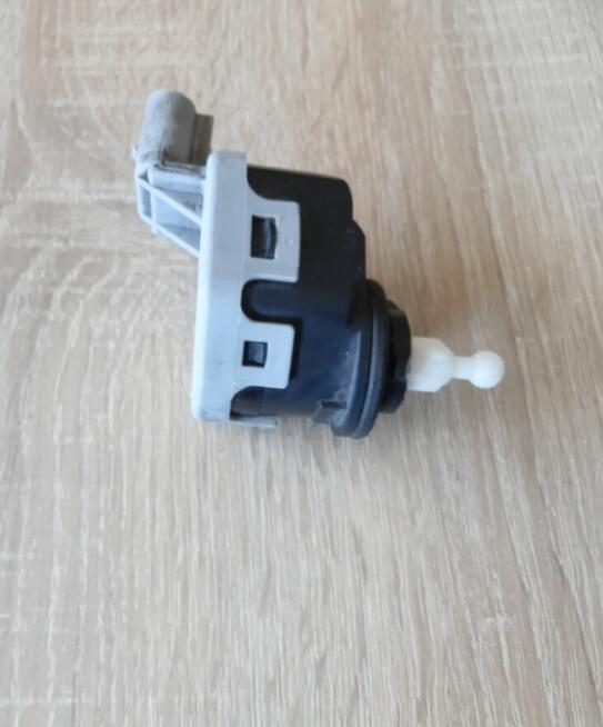 SILNIK OPEL ASTRA G SILNICZEK REGULACJI POZIOMU REFLEKTORÓW