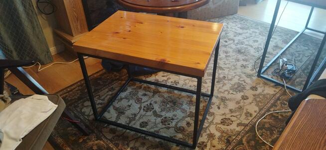 Ława i stolik pod telewizor.