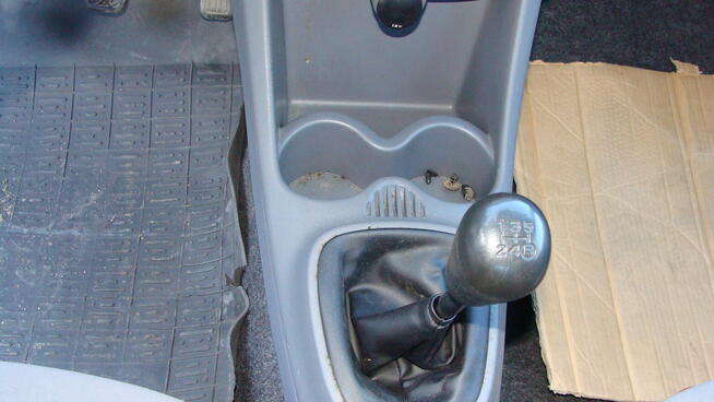 peugeot 107 1,0 benzyna