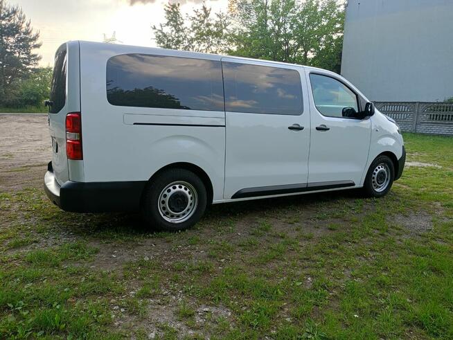 Opel Vivaro 9 osób