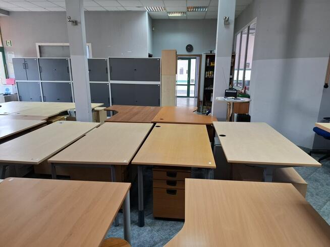 Meble biurowe używane Hurt Detal biurka szafy krzesła fotele