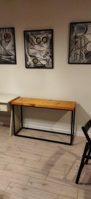 Ława i stolik pod telewizor.