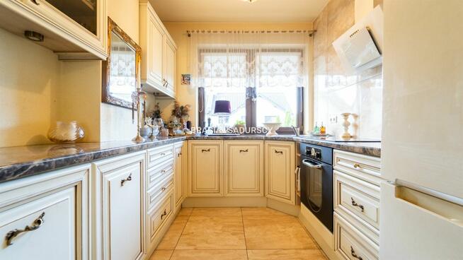 Dom Rząska gm. Zabierzów, Półkole