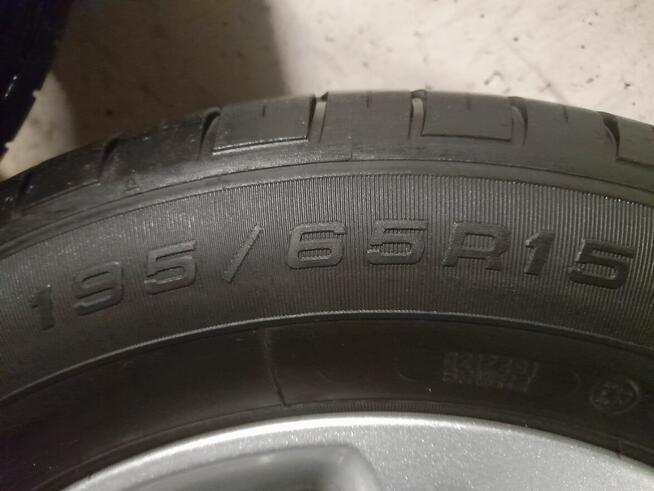 Felgi aluminiowe z oponami