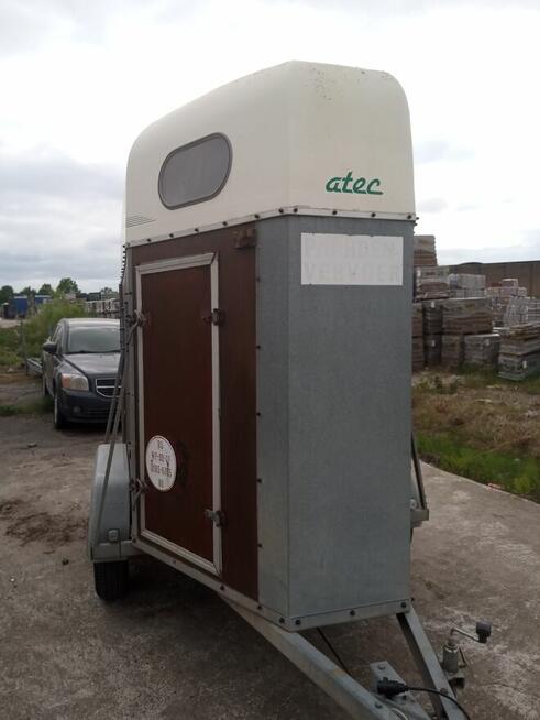 Przyczepa dla koń DMC 1300kg.