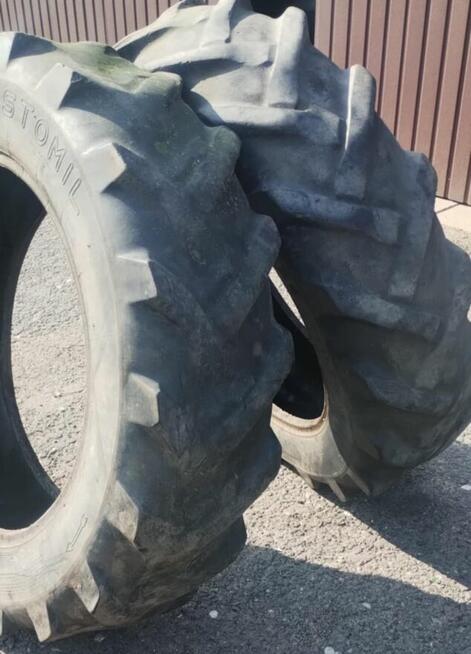 Sprzedam 2 opony do ciągnika 330