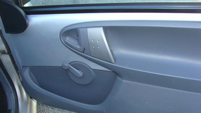 peugeot 107 1,0 benzyna