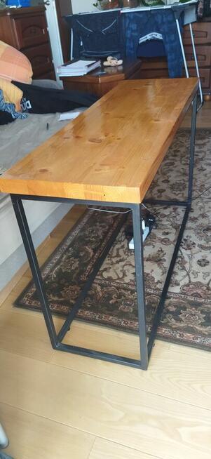 Ława i stolik pod telewizor.