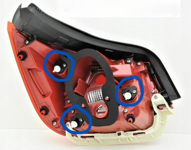 Mocowanie uchwyty lampy tył Chevrolet Malibu IV 2012-2017