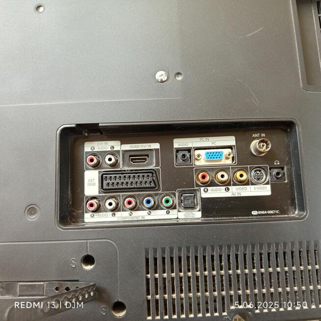 Telewizory 22 sprzedam działające brak dvbt2