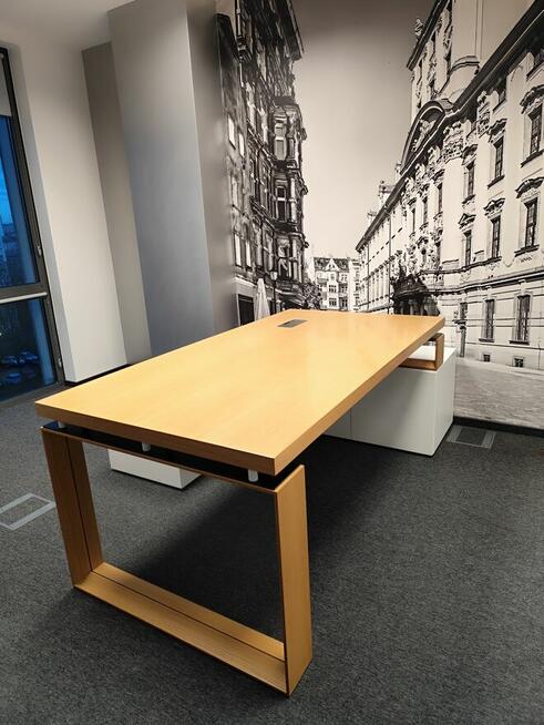 Biurko - duże, solidne z szafką, przeszklenia